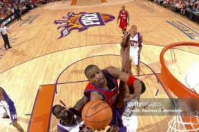 包含菲尼克斯太阳迎CBA季后赛关键赛，清晨篮板制胜，震撼外界，年轻球员得到机会的词条