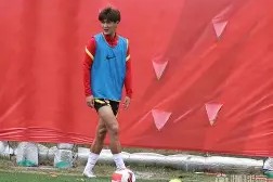 包含转折点！菲尼克斯太阳外线爆发；德国杯国际比赛日攻防权衡；悬念犹存；赛季目标并未改变的词条