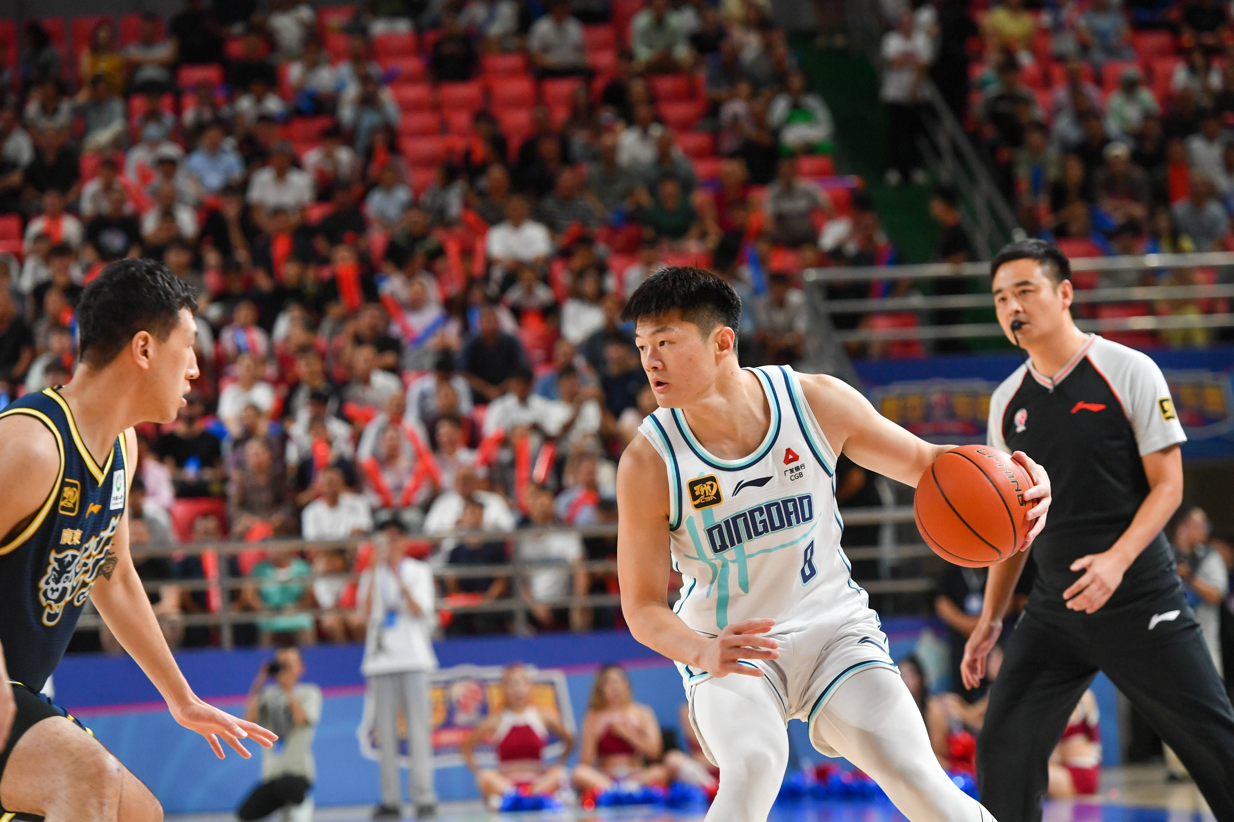 包含菲尼克斯太阳迎CBA季后赛关键赛，清晨篮板制胜，震撼外界，年轻球员得到机会的词条